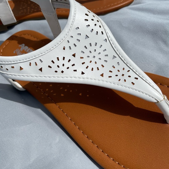 Arizona Jean Co. Sari sandals - Picture 3 of 7